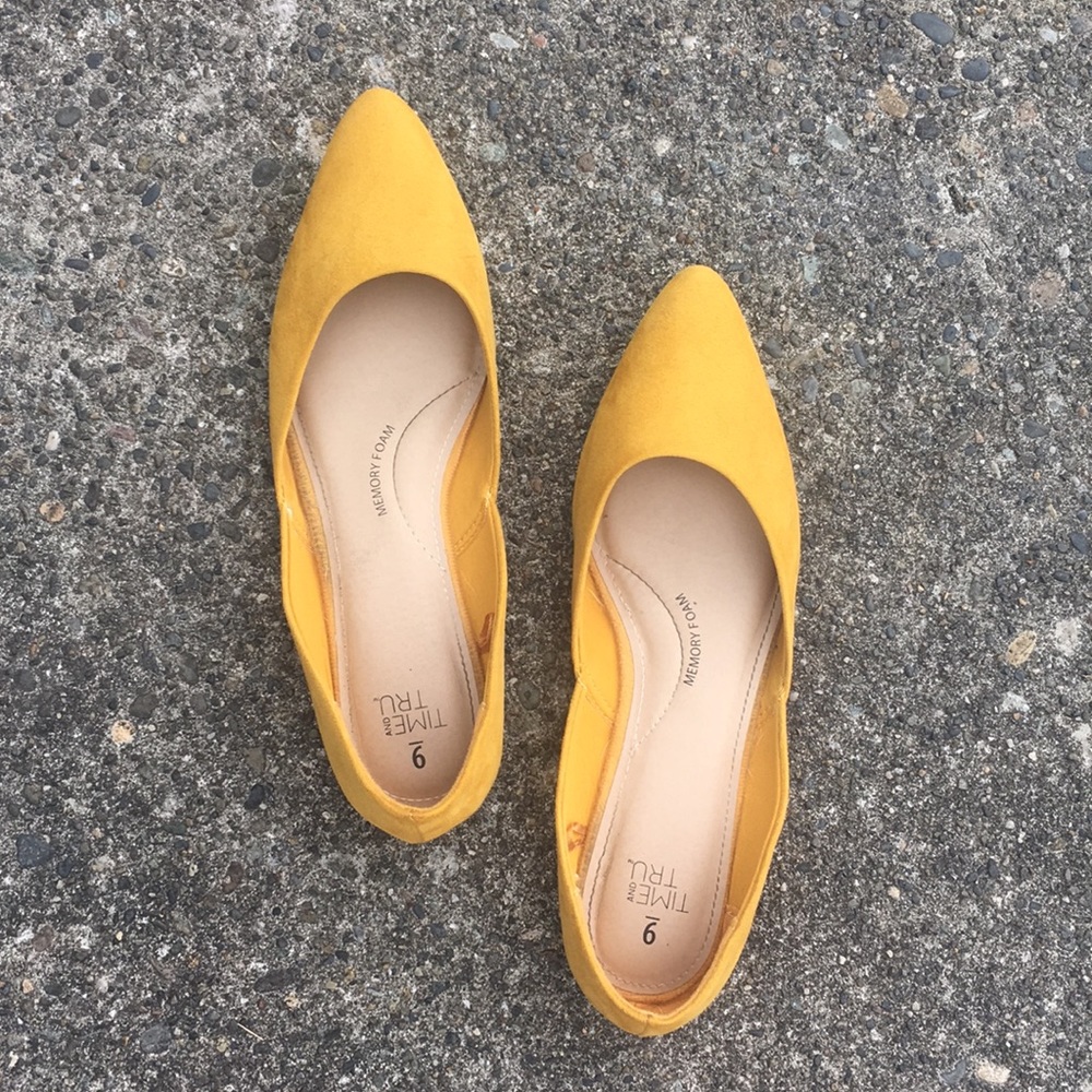 Size 9 yellow memory foam flats